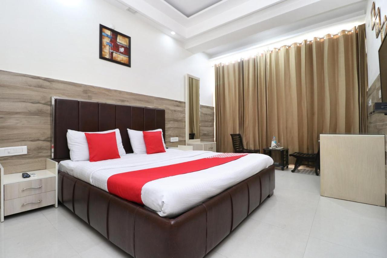 Oyo 30848 Hotel Signature Firozpur エクステリア 写真