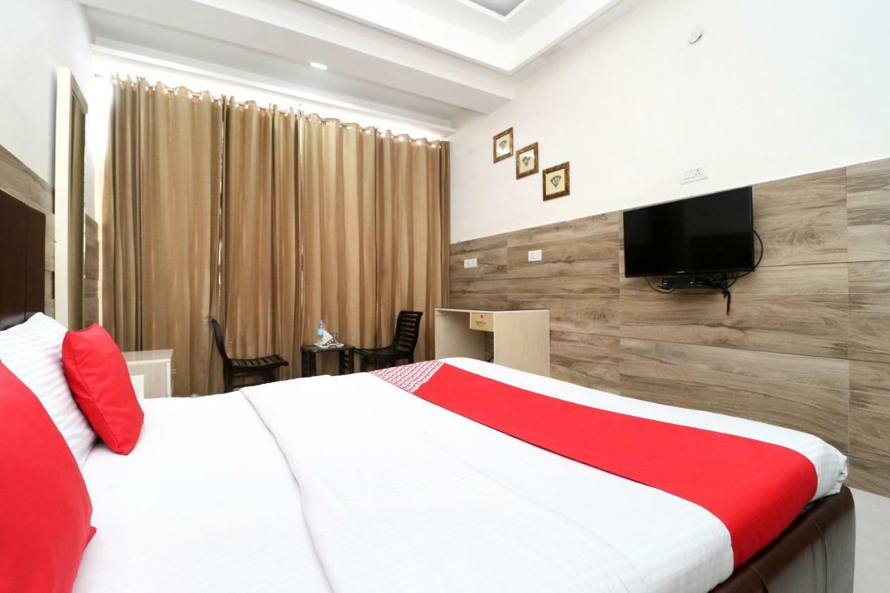 Oyo 30848 Hotel Signature Firozpur エクステリア 写真